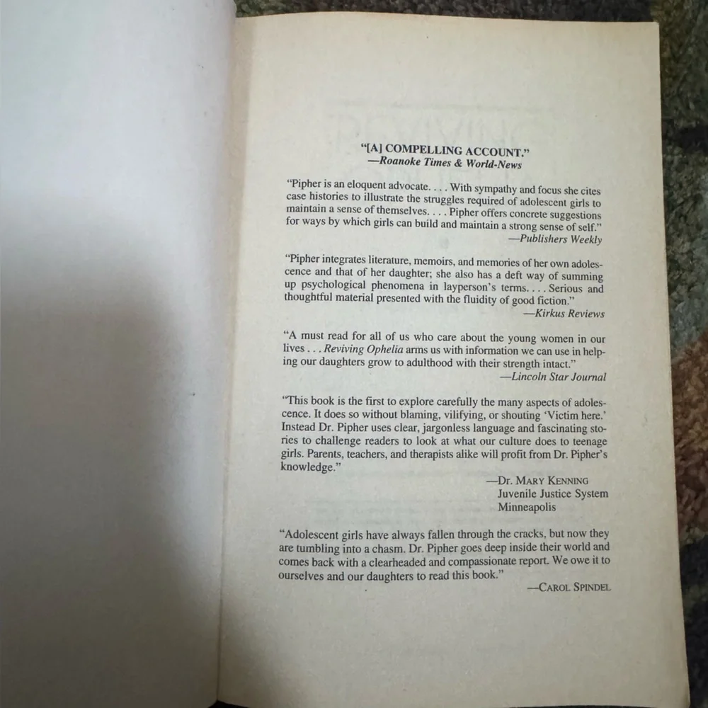 REVIVING OPHELIA Saving The Selves of Adolescent Girls by Mary Pipher Book
